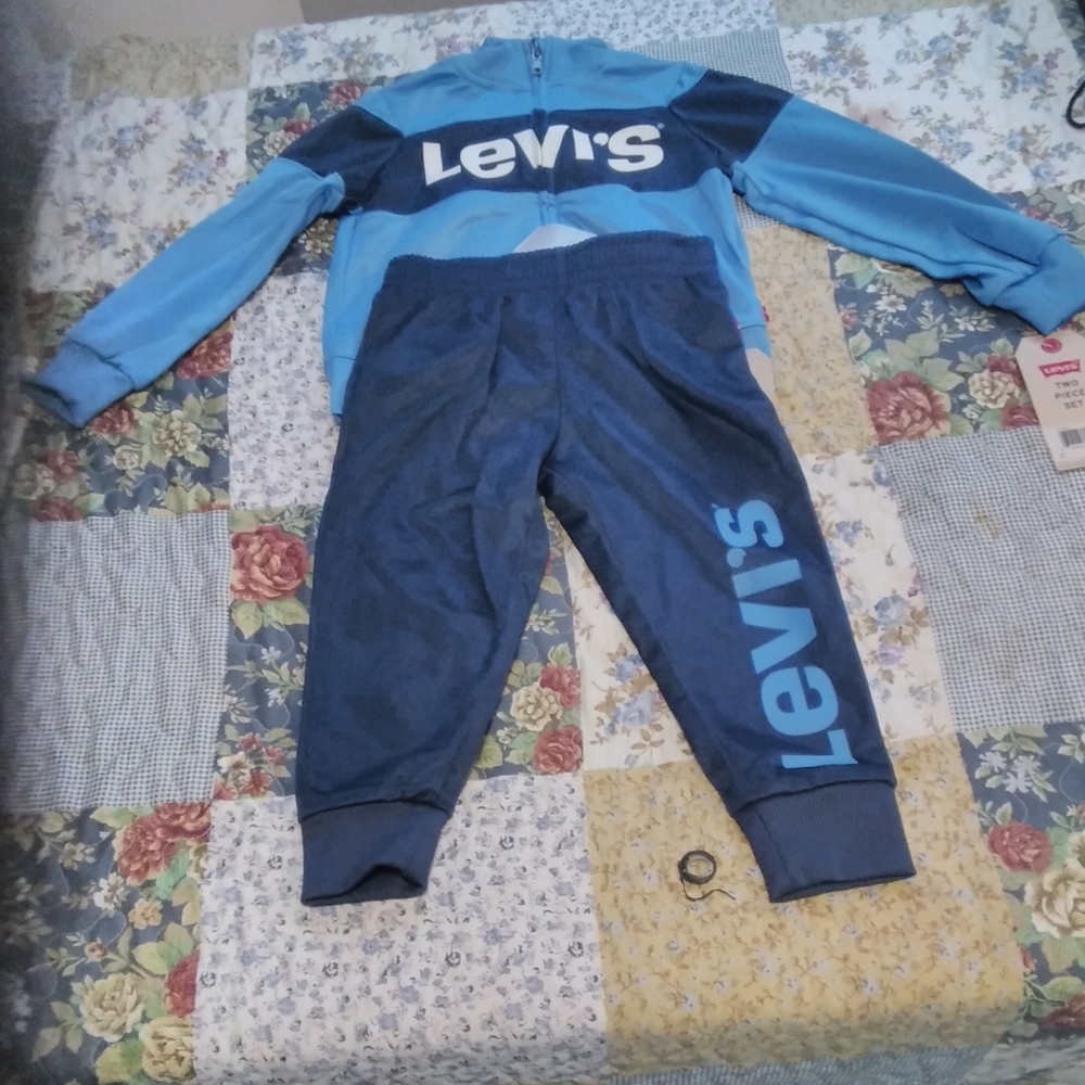 Levis 2 piece jogger set